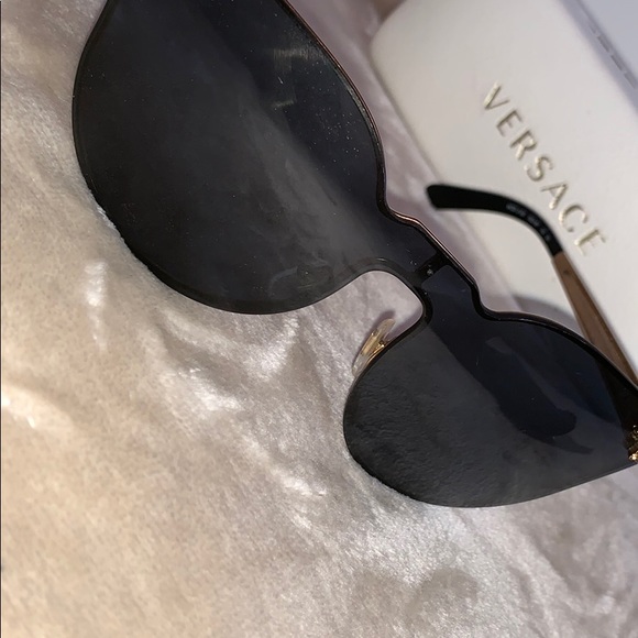 Versace sunglasses - Picture 7 of 7